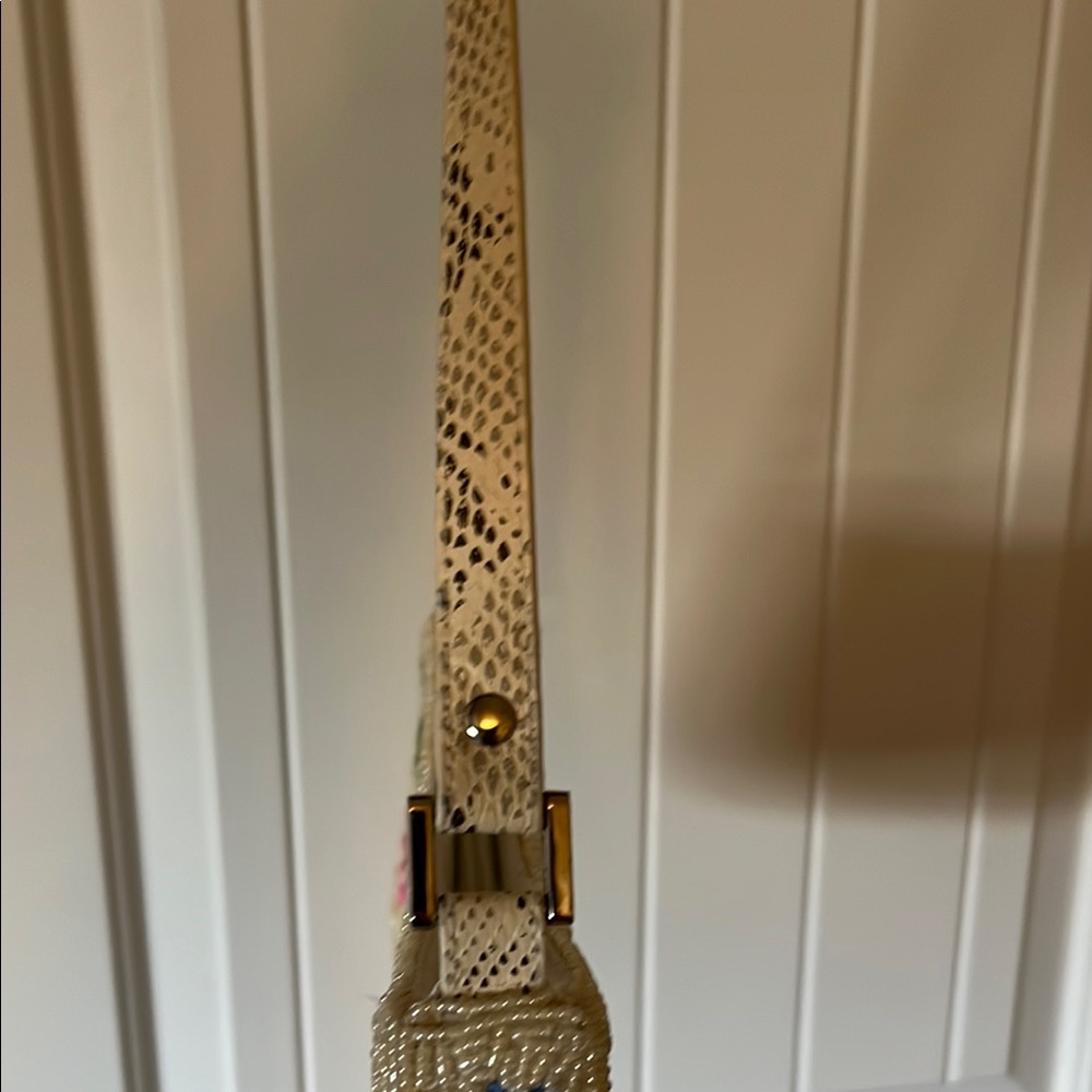 Floral Beaded Cream Shoulder Bag - Picture 9 of 14